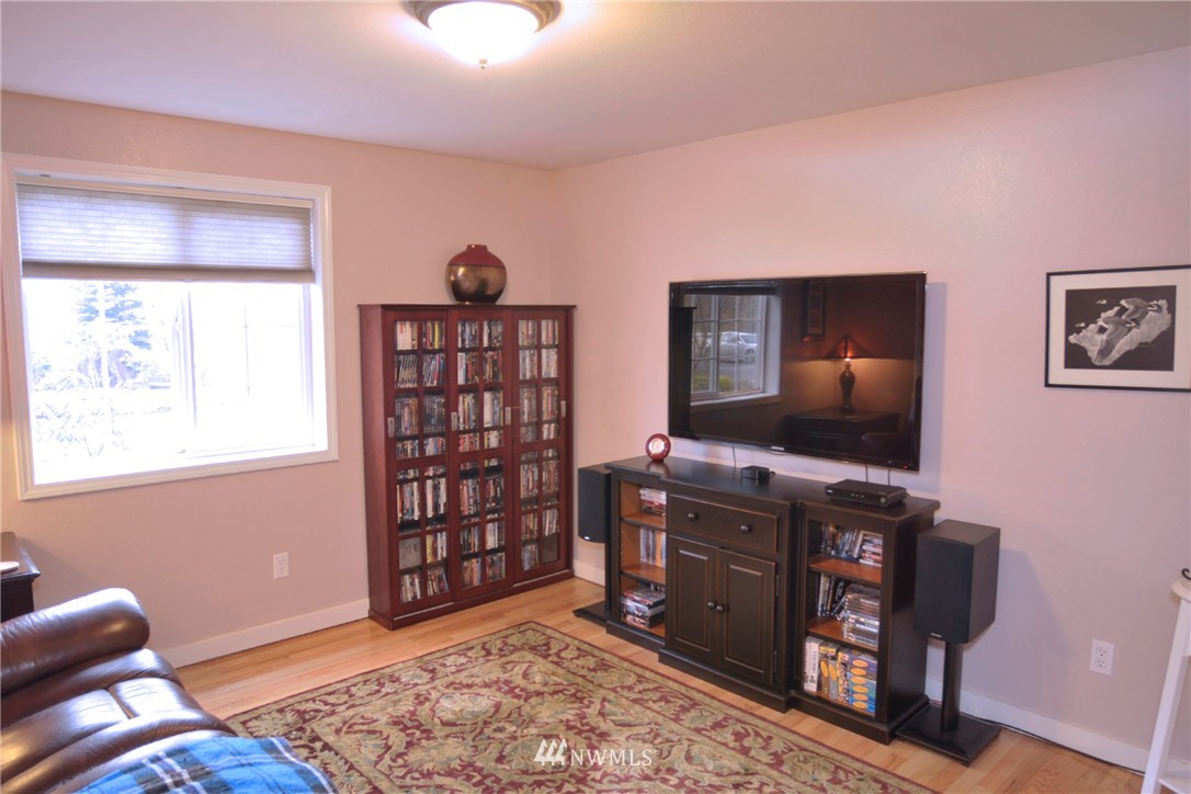 1332 Maple Valley Road Southwest Olympia, WA 98512 - Photo 6 of 17 Gallery Image 6