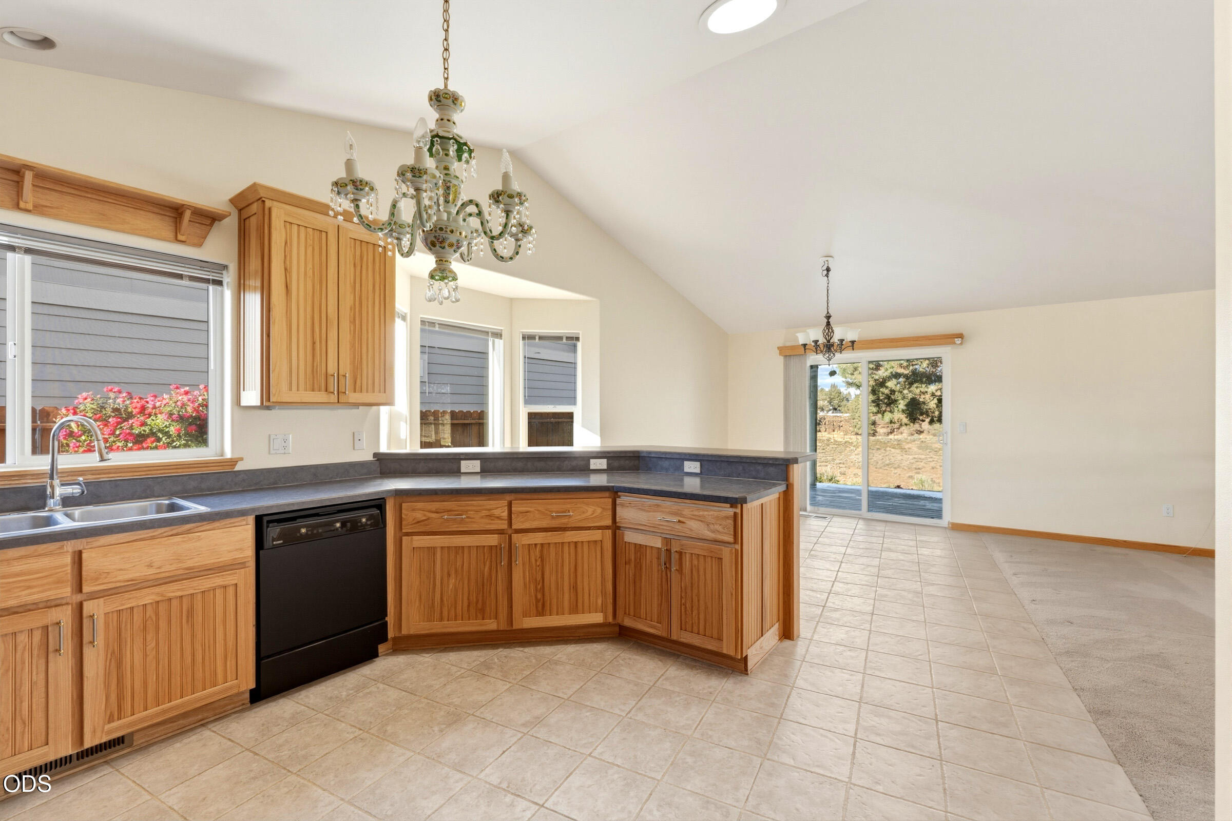 1128 Southwest Rimrock Way Redmond, OR 97756 - Photo 10 of 46