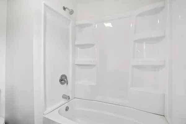$2,700 | 5039 26th Avenue, Kenosha, WI 53140