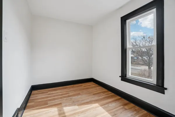$2,700 | 5039 26th Avenue, Kenosha, WI 53140
