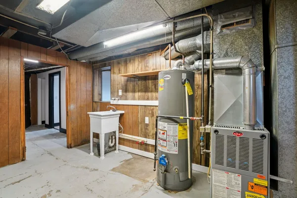 $2,700 | 5039 26th Avenue, Kenosha, WI 53140