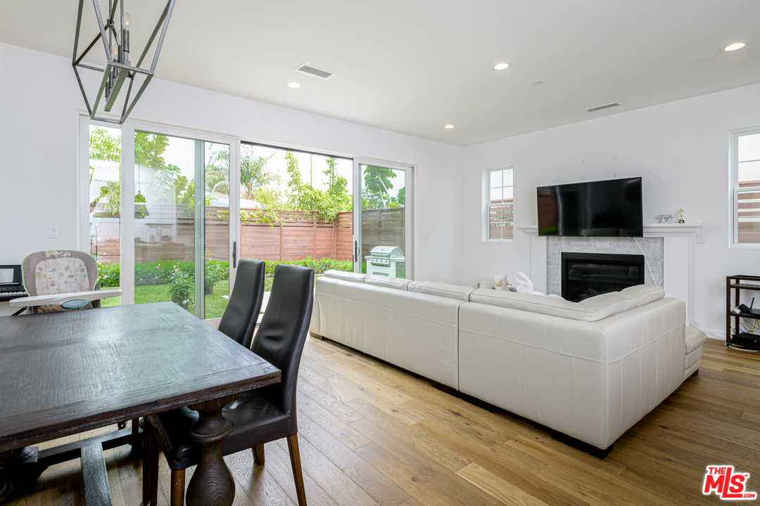 1074 Marco Place Venice, CA 90291 - Photo 6 of 13