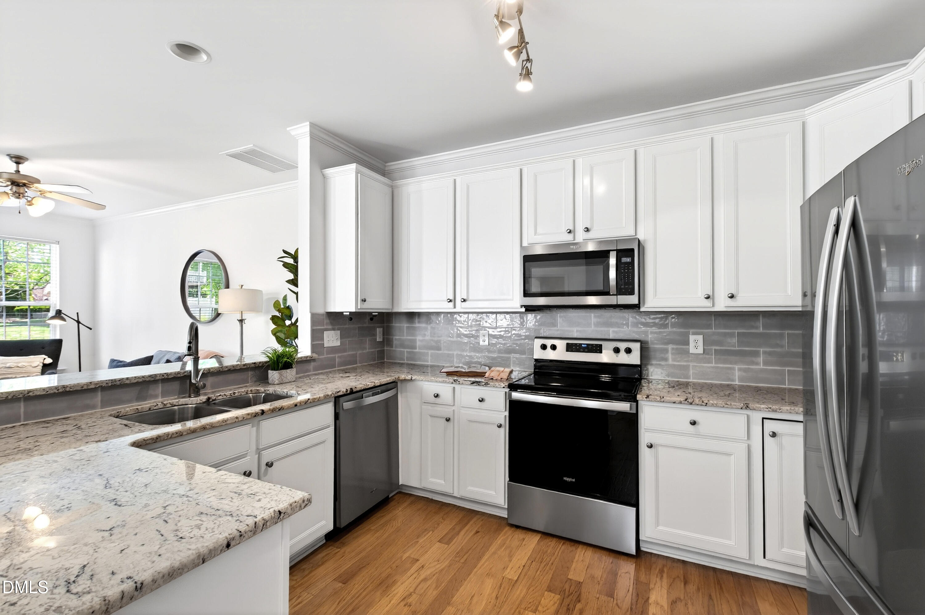 5415 Crescentview Parkway Raleigh, NC 27606 - Photo 3 of 63 Crescentview (29)