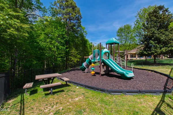 $400,000 | 5415 Crescentview Parkway, Raleigh, NC 27606