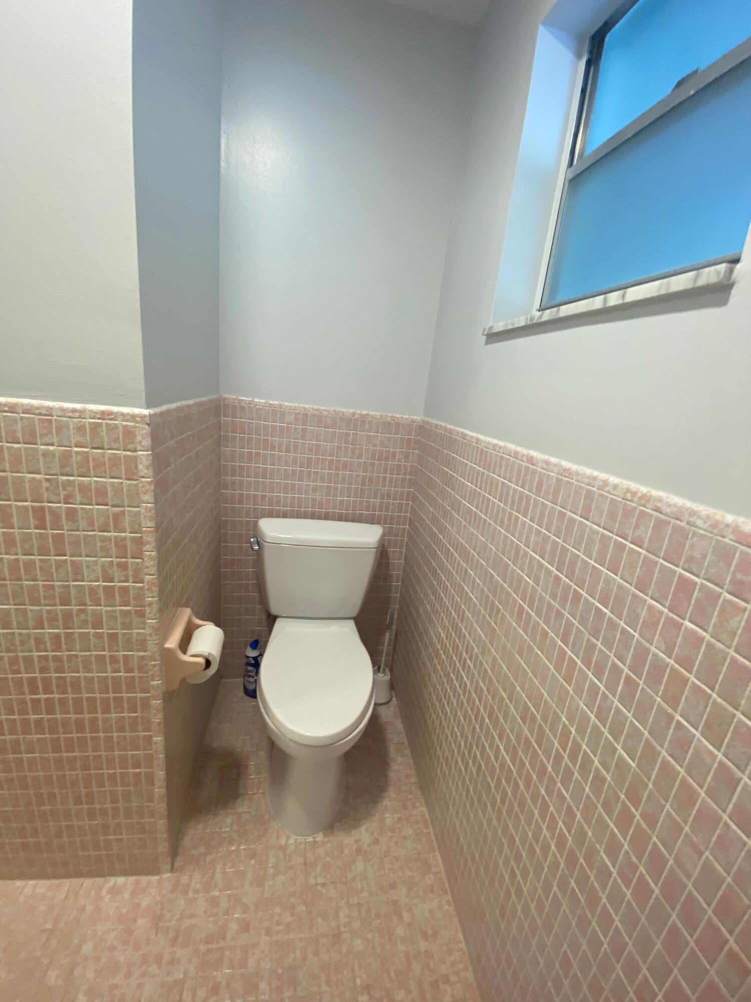 1317 Willow Road West Palm Beach, FL 33406 - Photo 19 of 33 19