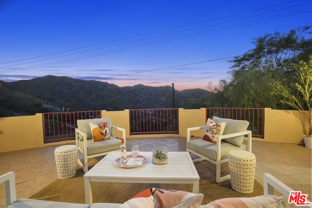 969 Crown Hill Drive Simi Valley, CA 93063 - Photo 57 of 62