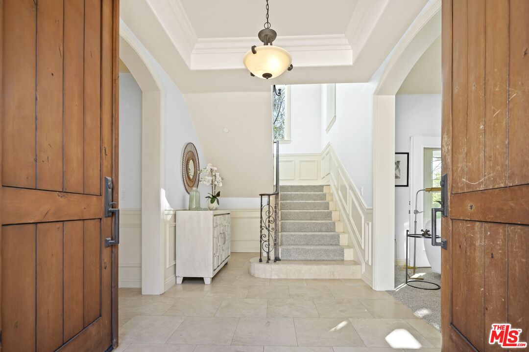 969 Crown Hill Drive Simi Valley, CA 93063 - Photo 8 of 62