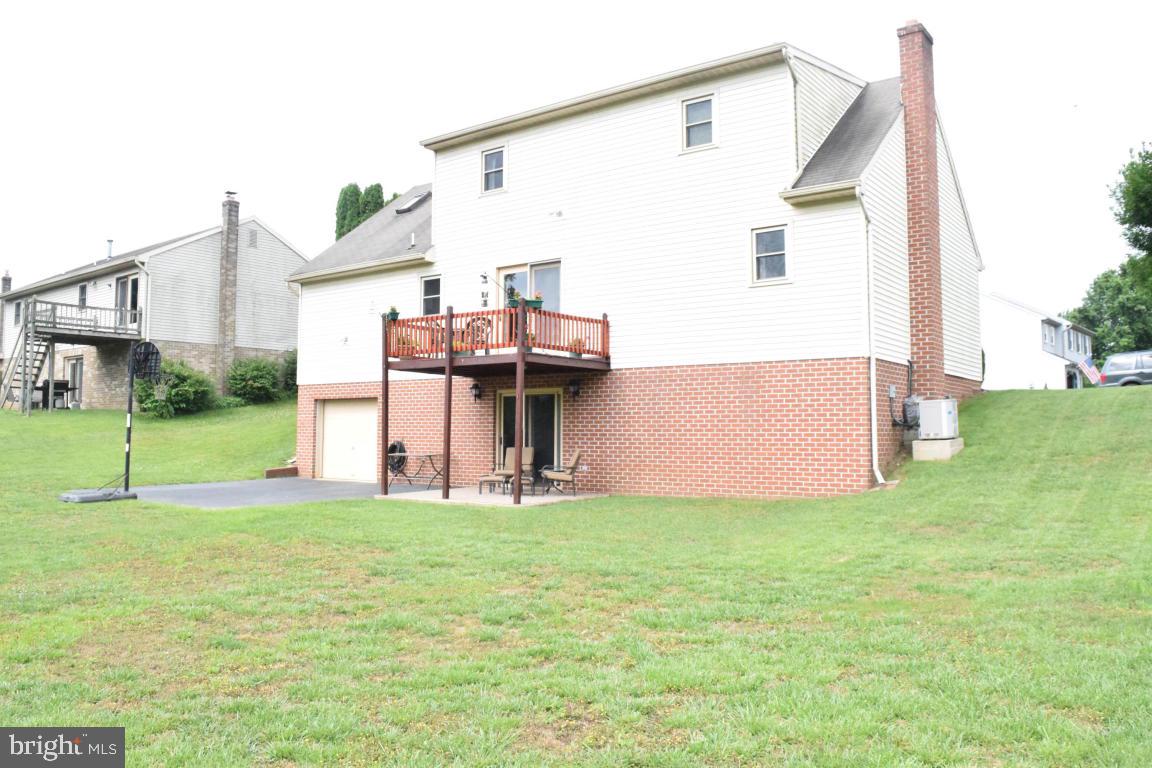 1758 Wilderness Road Lancaster, PA 17603 - Photo 3 of 28 Gallery Image 3