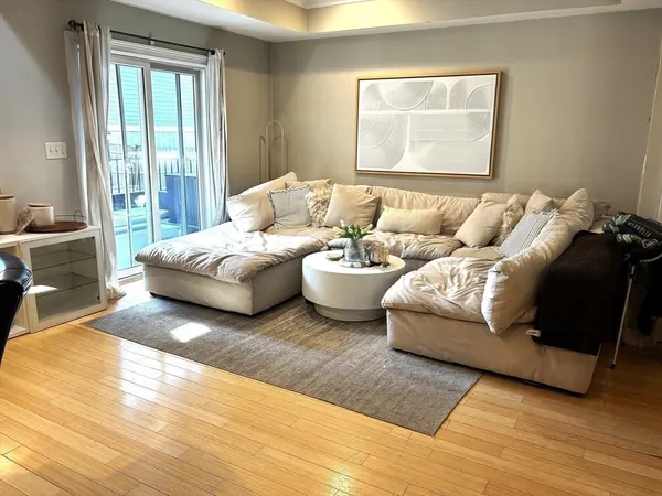 $5,300 | 18 Knowlton Street, Unit 1, Boston, MA 02127