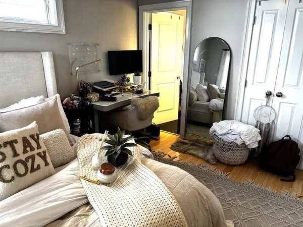 $5,300 | 18 Knowlton Street, Unit 1, Boston, MA 02127