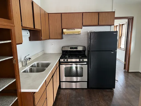$1,200 | 331 157th Street, Calumet City, IL 60409