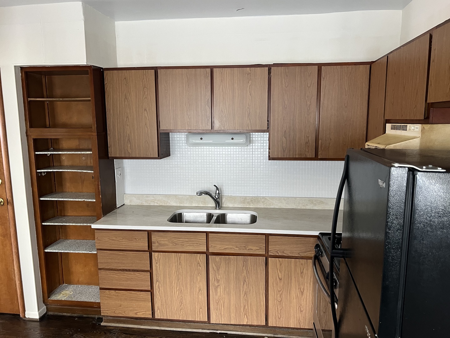 331 157th Street Calumet City, IL 60409 - Photo 4 of 9