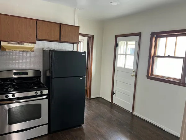 $1,200 | 331 157th Street, Calumet City, IL 60409