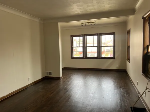 $1,200 | 331 157th Street, Calumet City, IL 60409