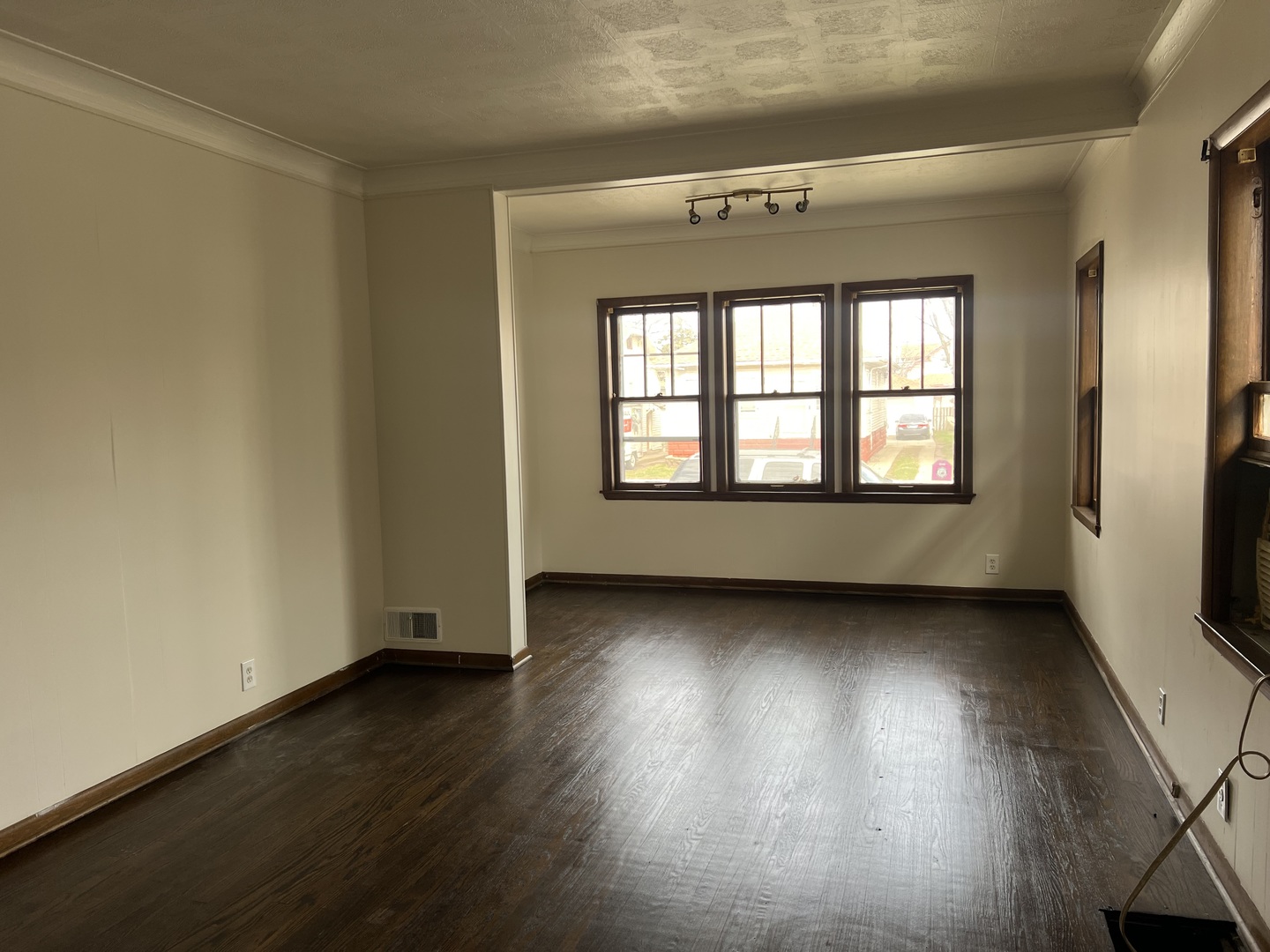 331 157th Street Calumet City, IL 60409 - Photo 6 of 9