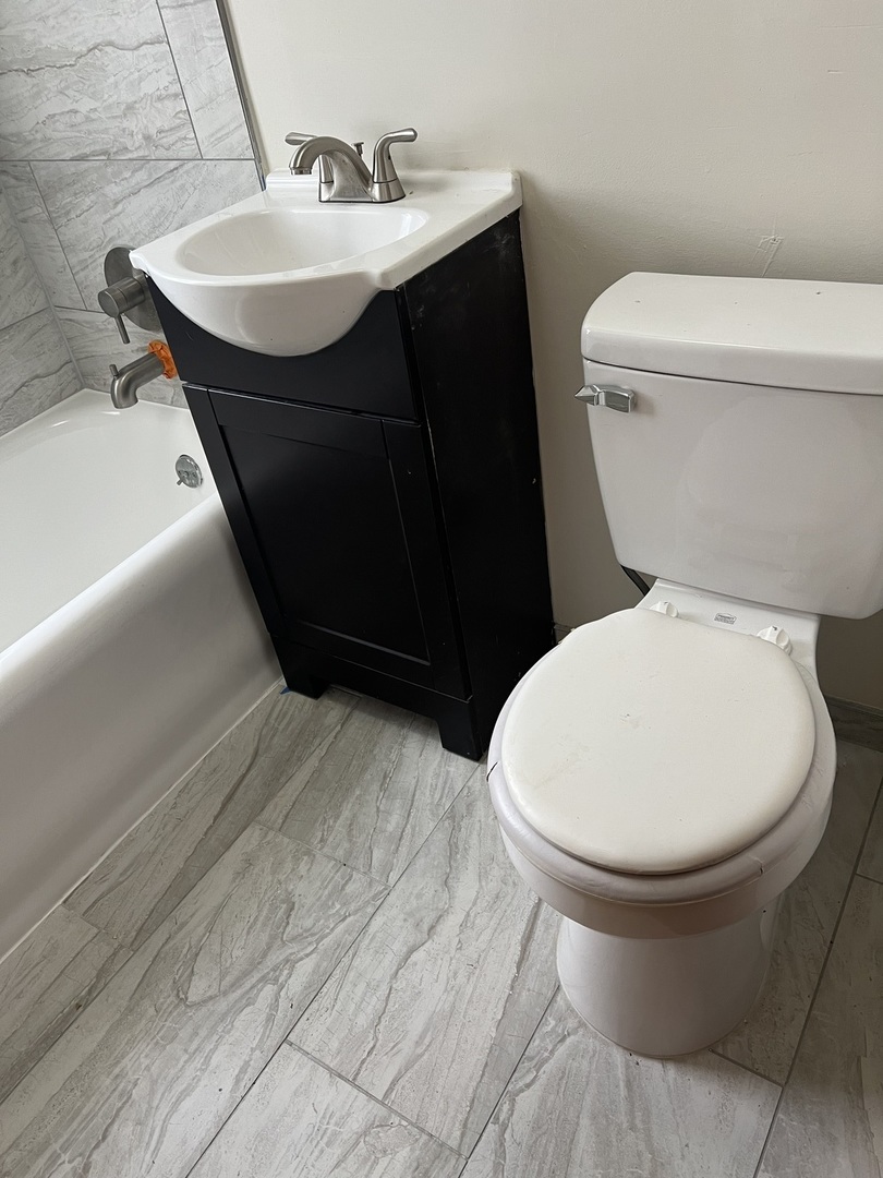 331 157th Street Calumet City, IL 60409 - Photo 7 of 9