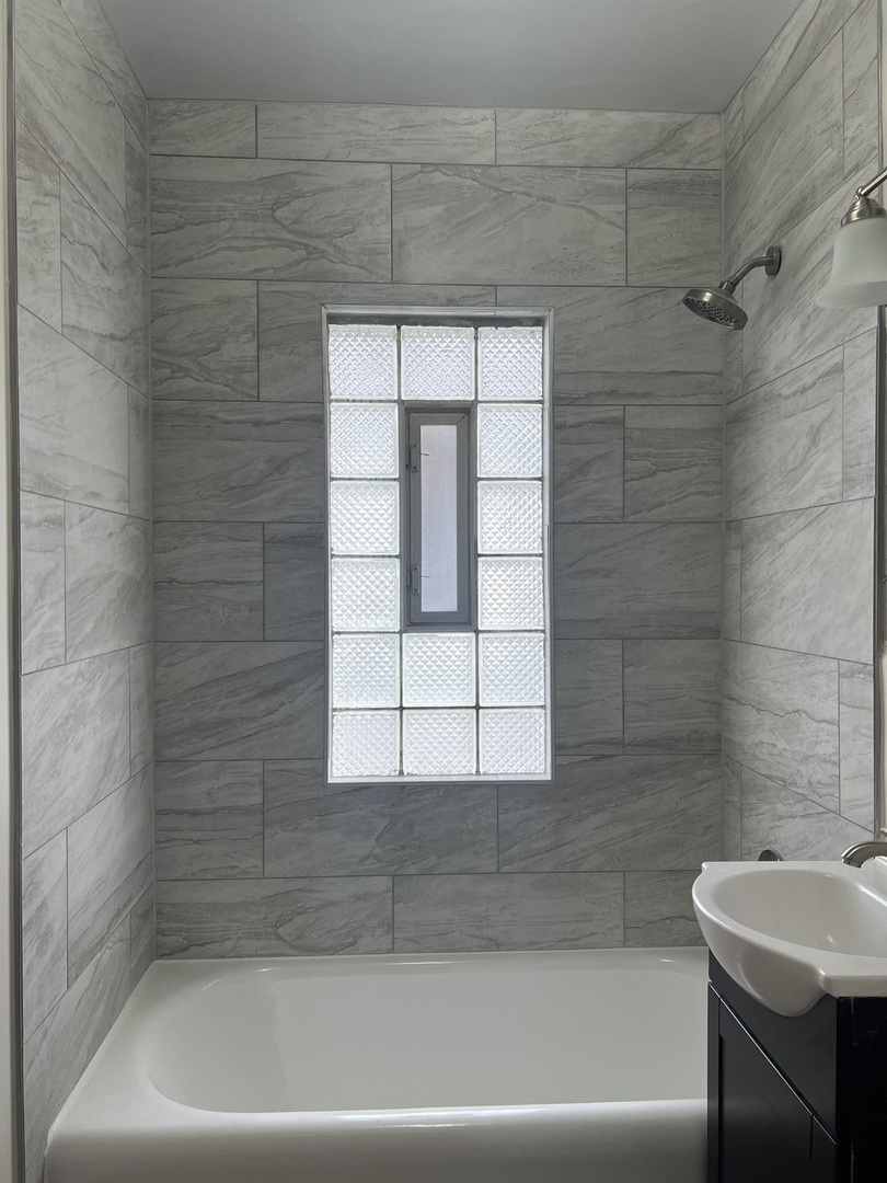 331 157th Street Calumet City, IL 60409 - Photo 8 of 9