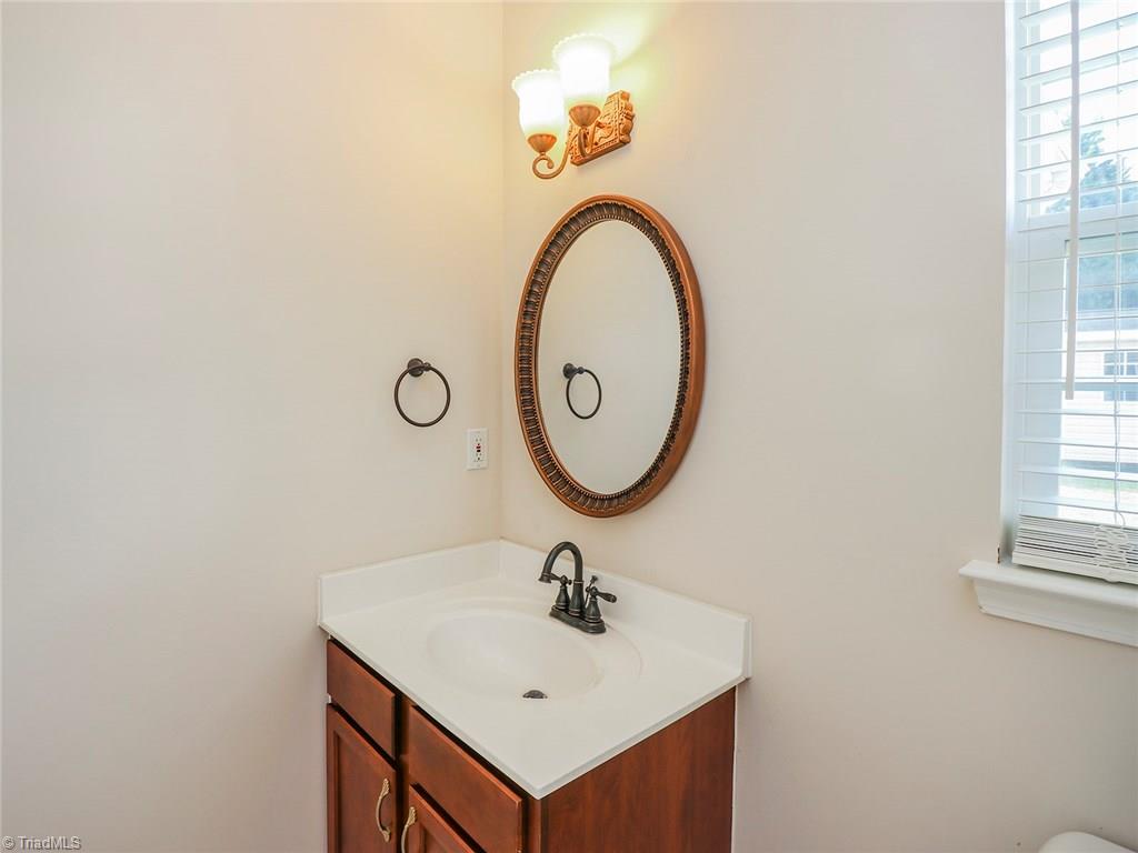 3712 Pemberton Way High Point, NC 27265 - Photo 12 of 18