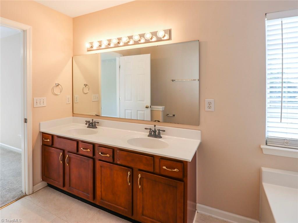 3712 Pemberton Way High Point, NC 27265 - Photo 15 of 18