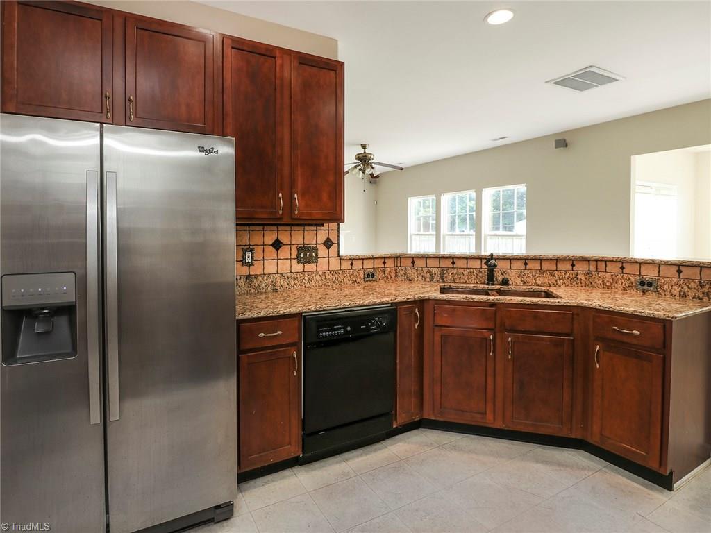 3712 Pemberton Way High Point, NC 27265 - Photo 6 of 18