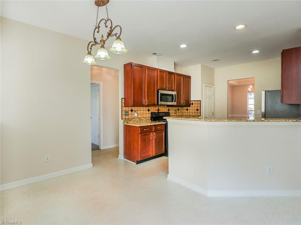 3712 Pemberton Way High Point, NC 27265 - Photo 8 of 18