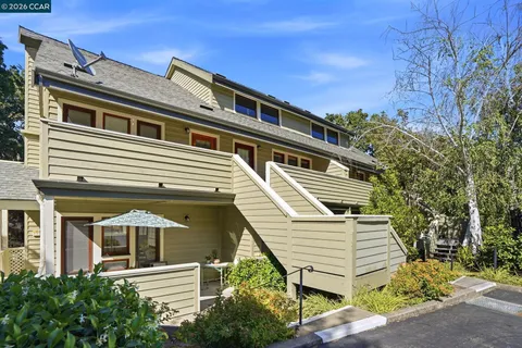 $476,000 | 700 Suntree Lane, Unit 711, Pleasant Hill, CA 94523