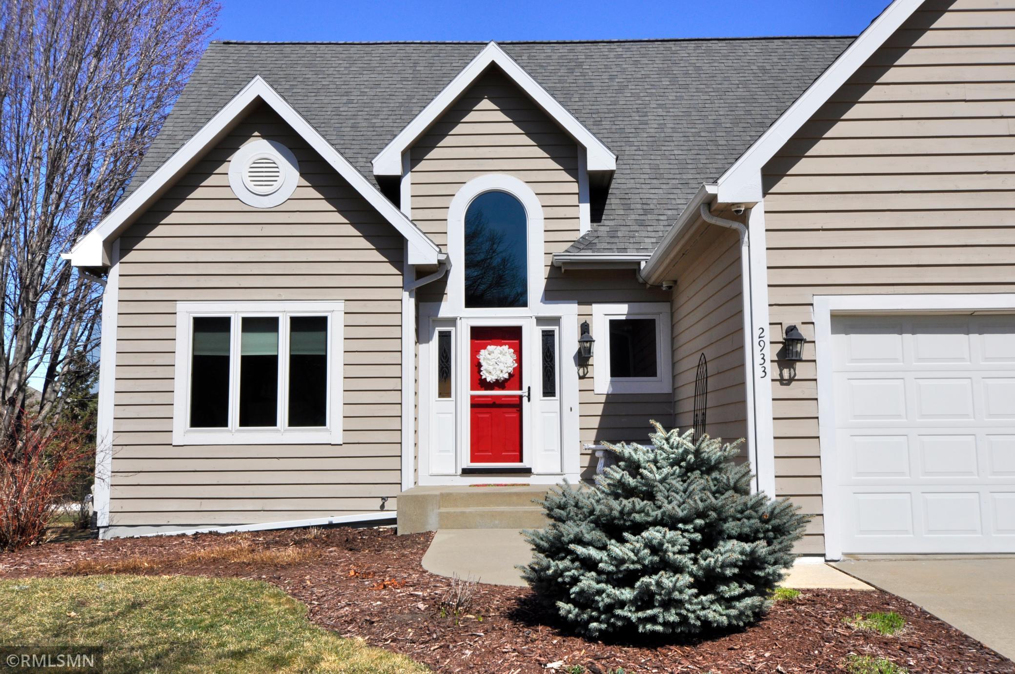 2933 Mayowood Common Circle Southwest Rochester, MN 55902 - Photo 2 of 34
