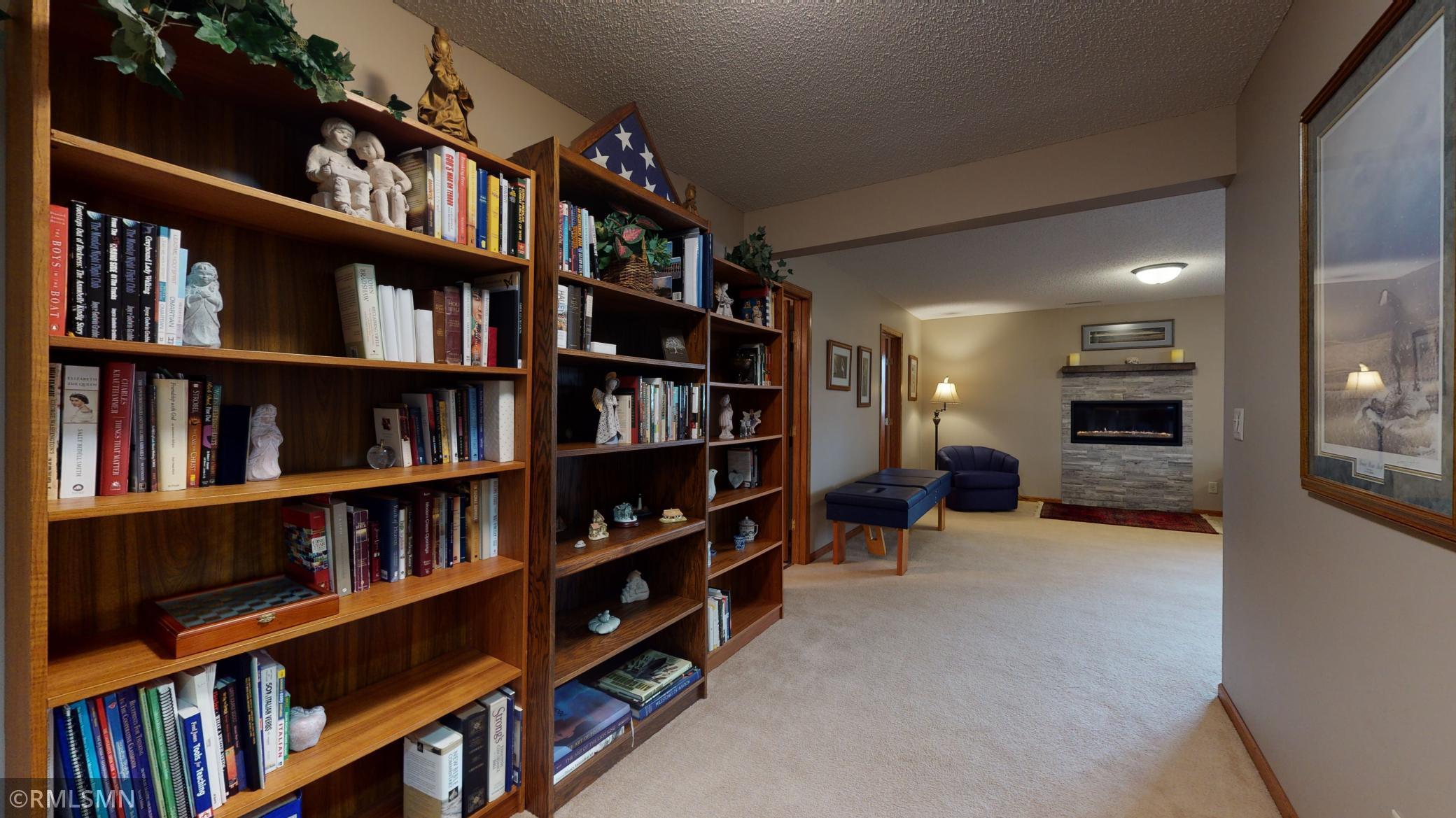 2933 Mayowood Common Circle Southwest Rochester, MN 55902 - Photo 13 of 34