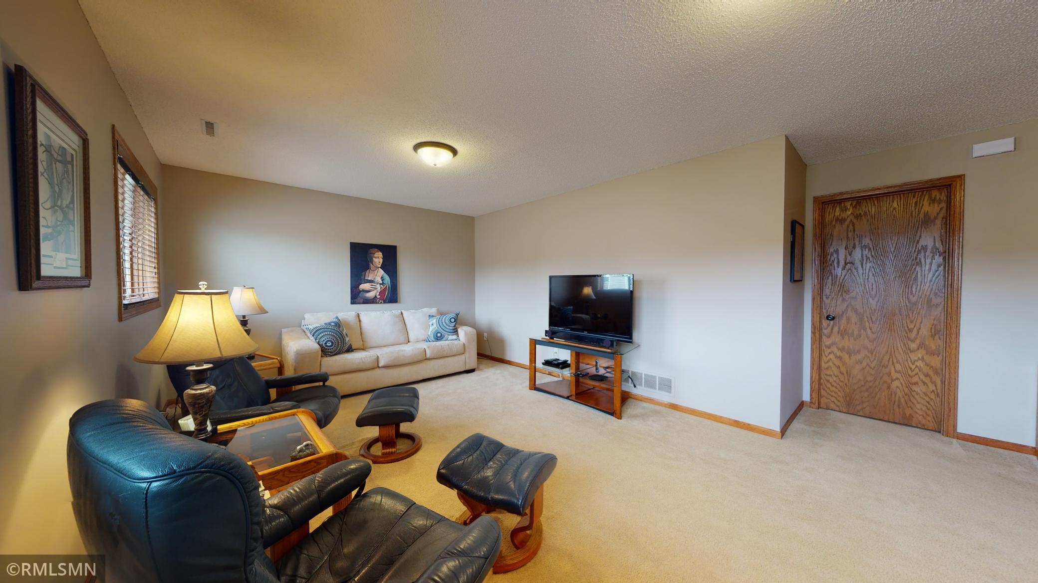 2933 Mayowood Common Circle Southwest Rochester, MN 55902 - Photo 15 of 34