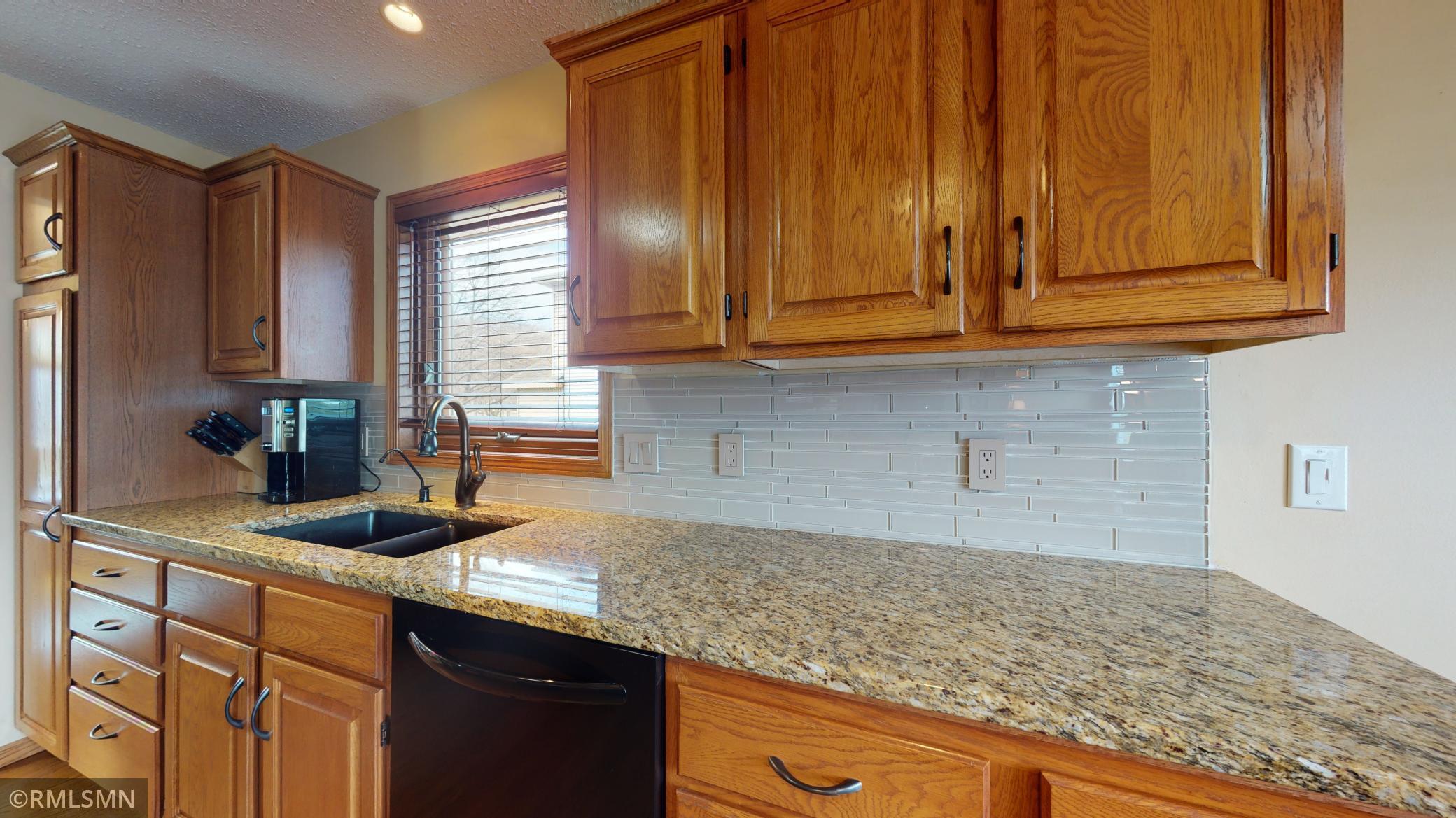 2933 Mayowood Common Circle Southwest Rochester, MN 55902 - Photo 5 of 34