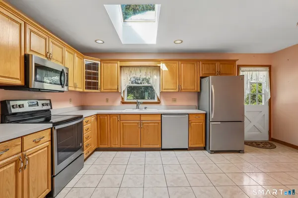 $499,900 | 14 Sil Camino Drive, Danbury, CT 06811