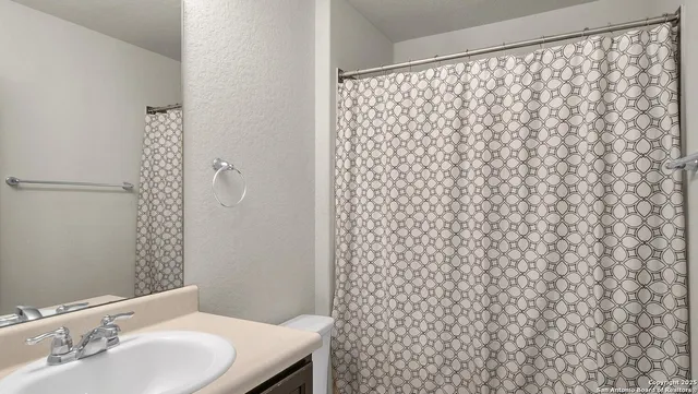 $2,000 | 11619 Hidden Terrace, San Antonio, TX 78245