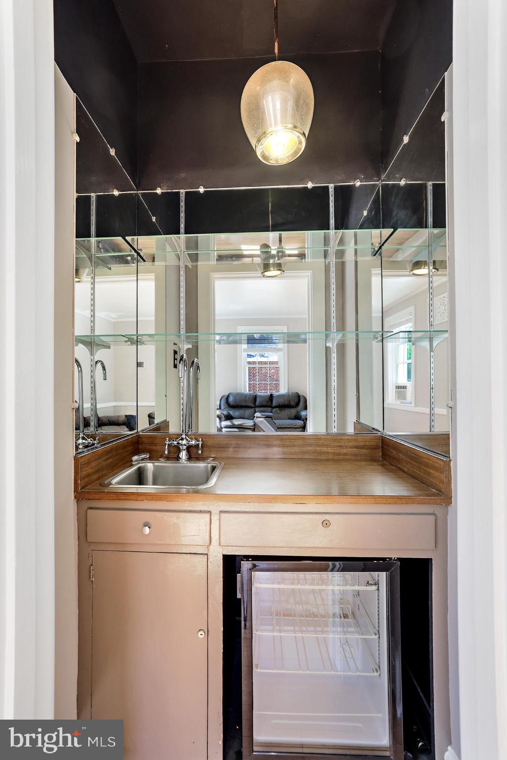 3318 Dorchester Road Baltimore, MD 21215 - Photo 16 of 34