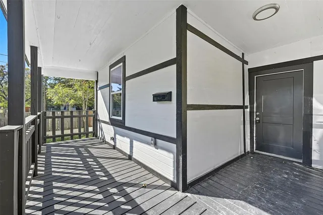 $1,350 | 728 South Elm Street, Sherman, TX 75090