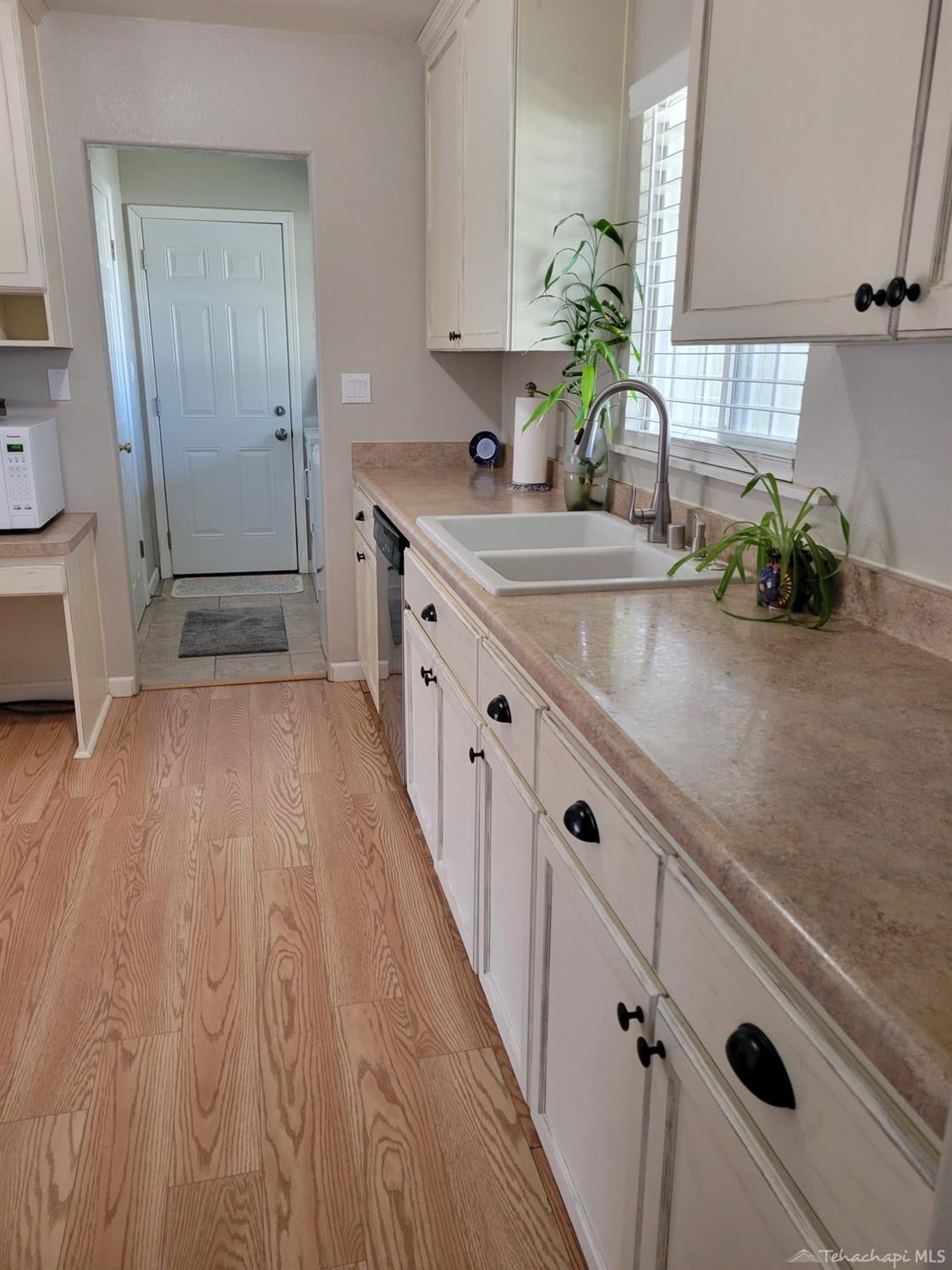402 Ash Street Tehachapi, CA 93561 - Photo 12 of 32 Gallery Image 12