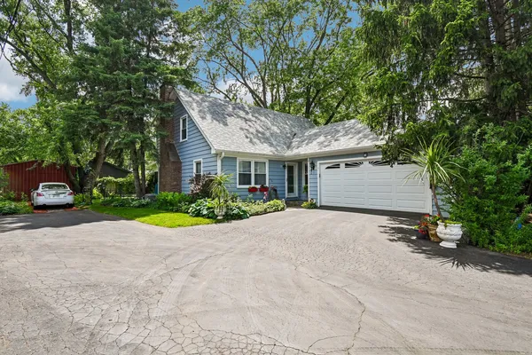 $479,900 | 7 Columbus Parkway, Buffalo Grove, IL 60089