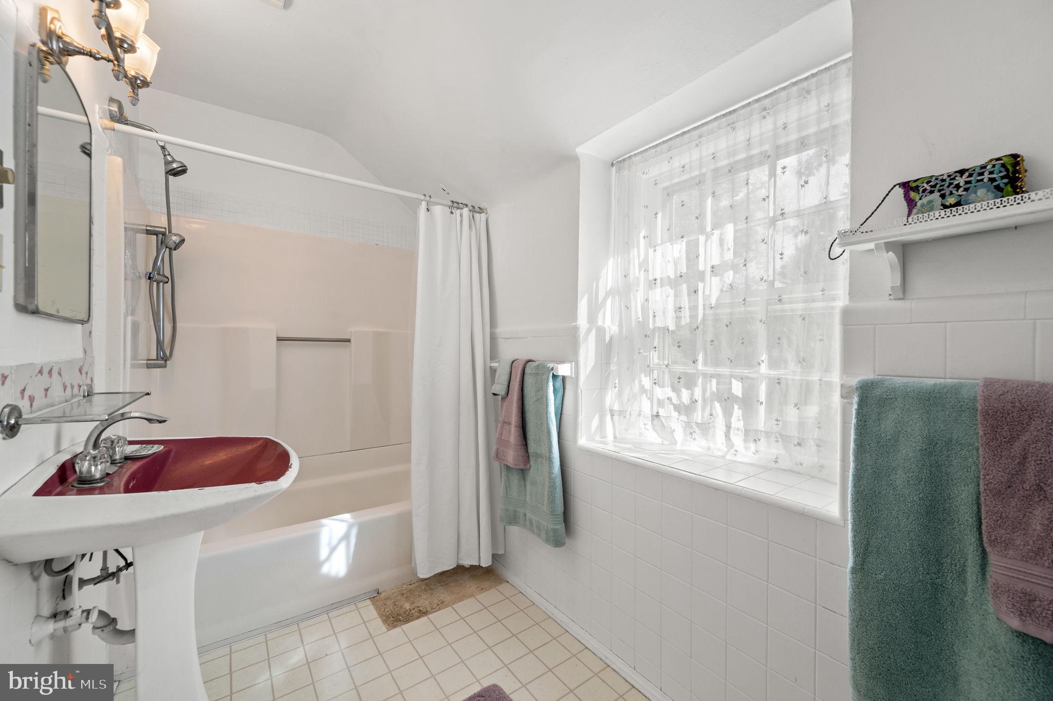 1641 Ridley Creek Road Media, PA 19063 - Photo 26 of 63 Primary bath