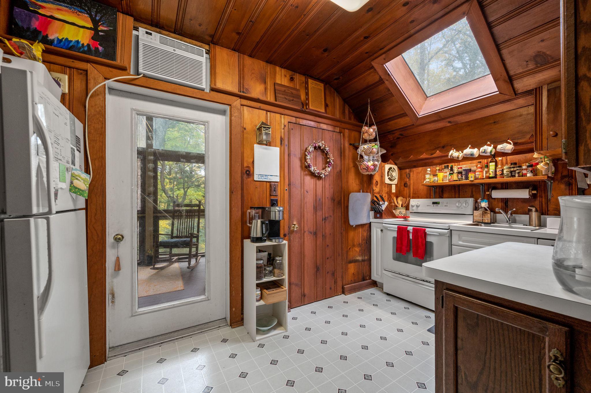 1641 Ridley Creek Road Media, PA 19063 - Photo 45 of 63 Apartment kitchen