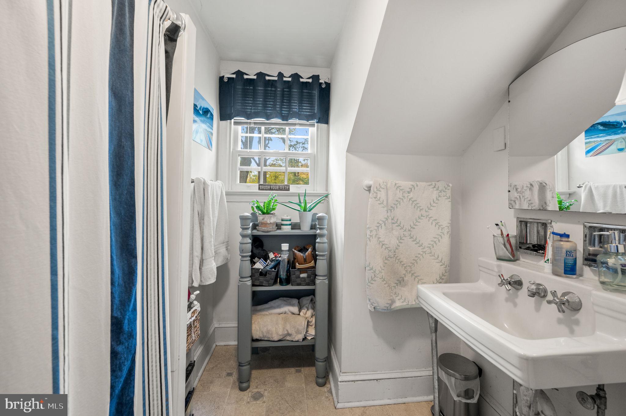 1641 Ridley Creek Road Media, PA 19063 - Photo 47 of 63 Apartment bath