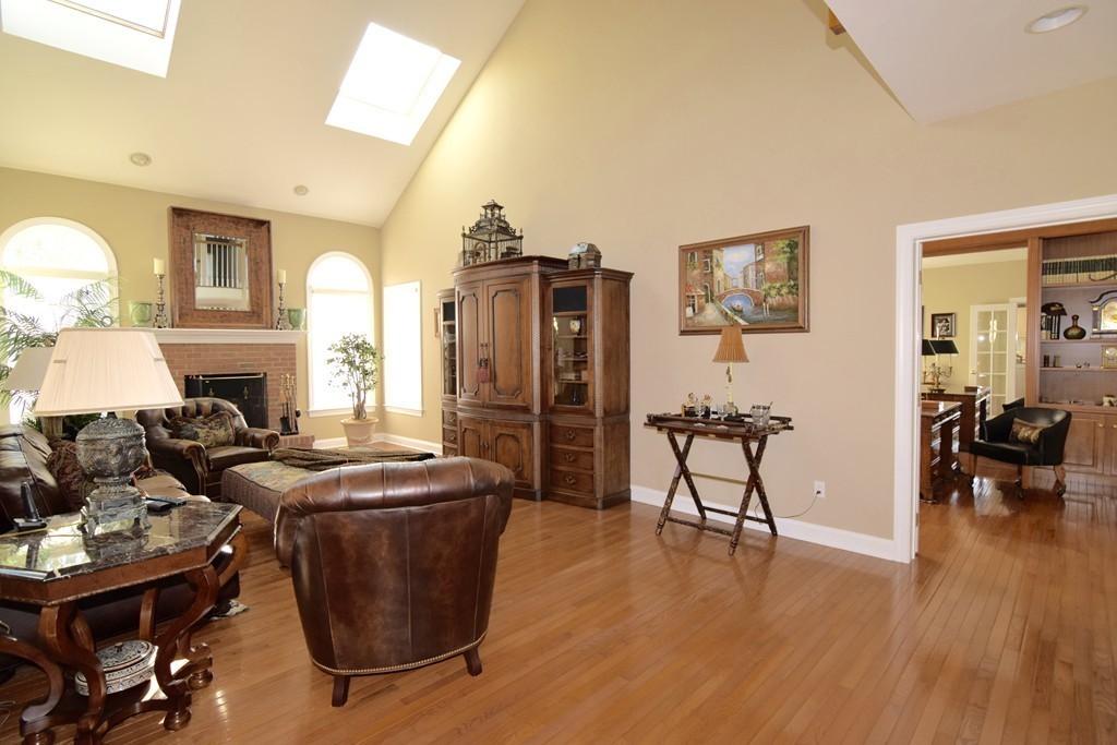 24 Cherokee Road Canton, MA 02021 - Photo 9 of 28