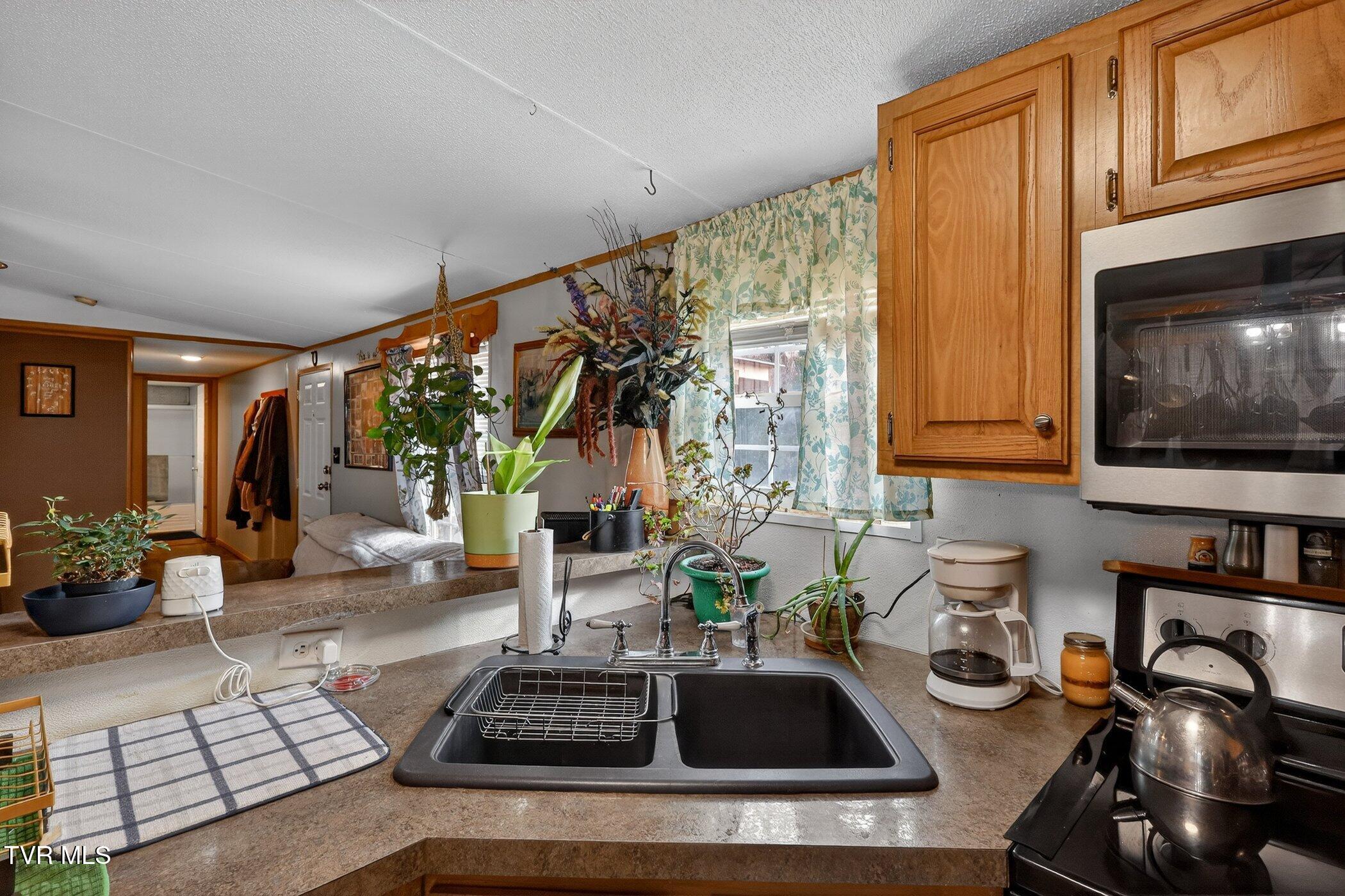 393 Meadow Creek Road Bristol, TN 37620 - Photo 9 of 41 393-Meadow-Creek-Rd-WindowStill-Real-Est