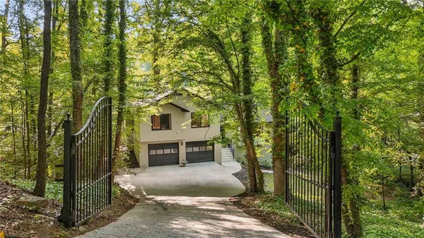 $685,000 | 482 Willowbrook Drive Southeast, Smyrna, GA 30082