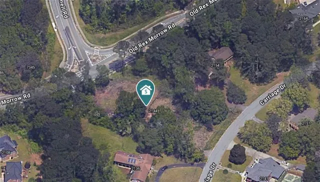 a view of a back yard