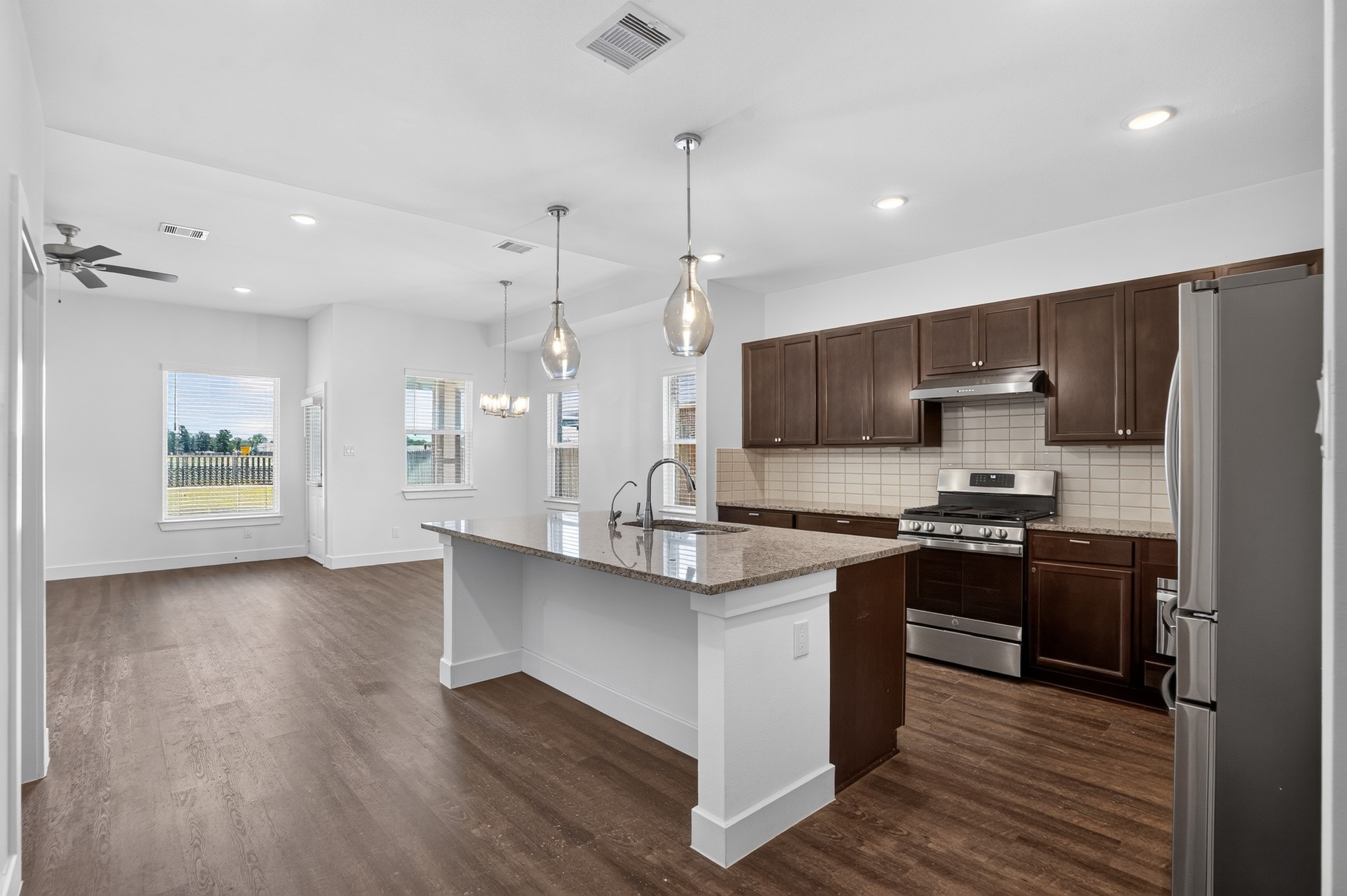 12340 North Chestnut Conroe, TX 77303 - Photo 9 of 15