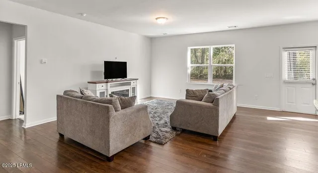 $2,600 | 16 Coosawhatchie Way, Beaufort, SC 29906