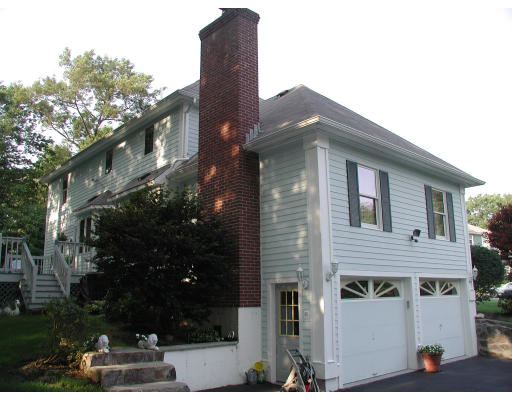 2 Maplewood Road Middleton, MA 01949 - Photo 3 of 12 Gallery Image 3