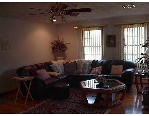 2 Maplewood Road Middleton, MA 01949 - Photo 8 of 12 Gallery Image 8