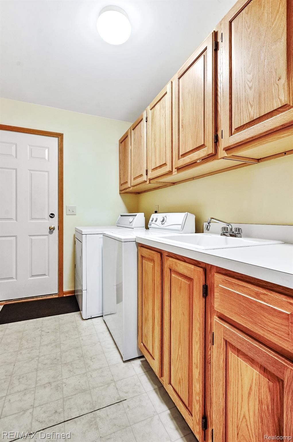 4851 Rambling Drive Troy, MI 48098 - Photo 38 of 43 39.jpg