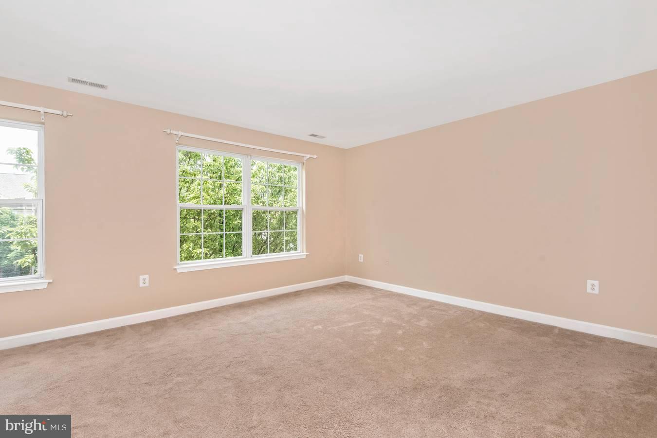9249 Ridgefield Circle Frederick, MD 21701 - Photo 20 of 30 Bedroom (Master)