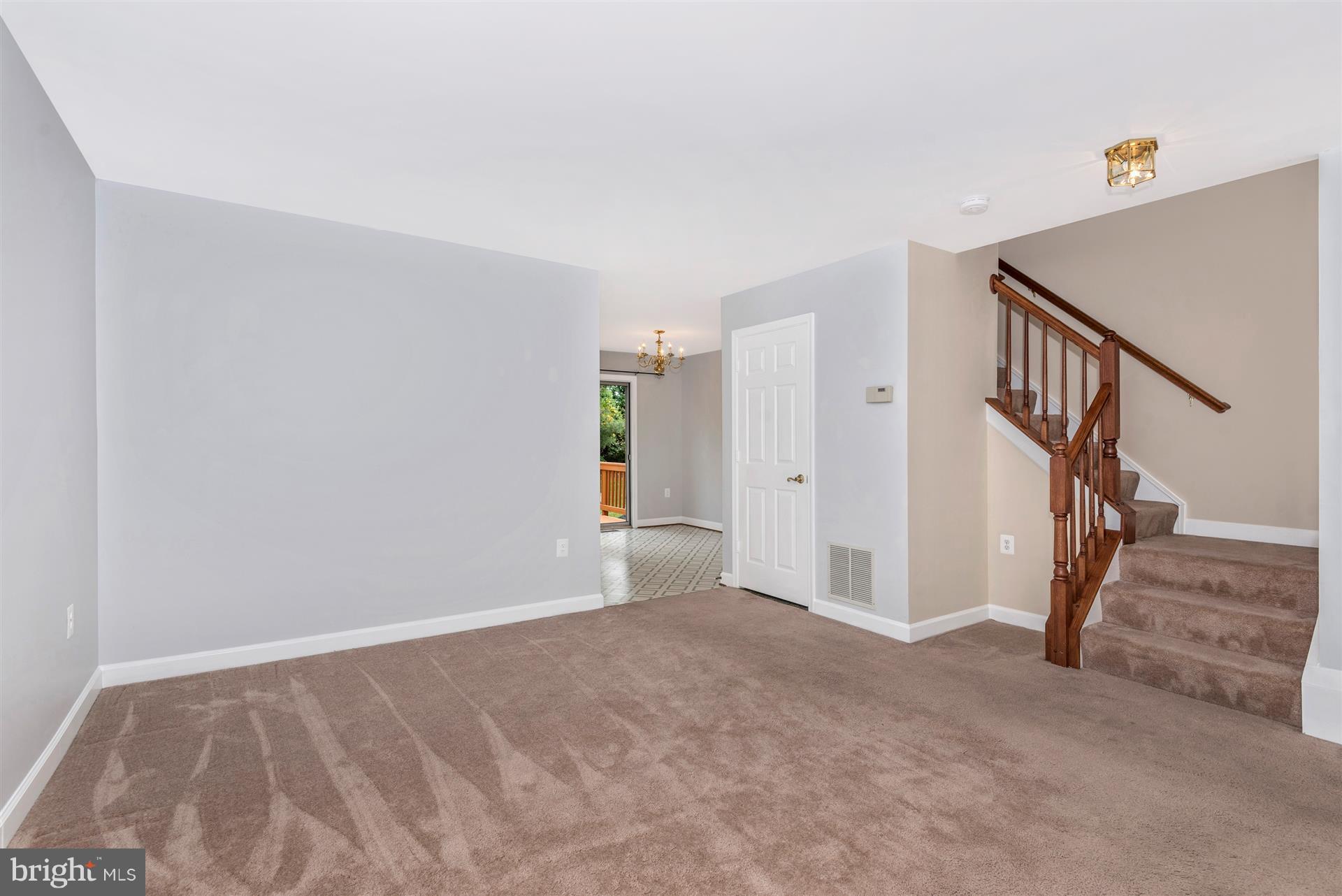 9249 Ridgefield Circle Frederick, MD 21701 - Photo 7 of 30 Living Room